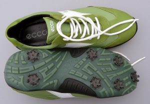 1024px-Golfschuhe_1_fcm
